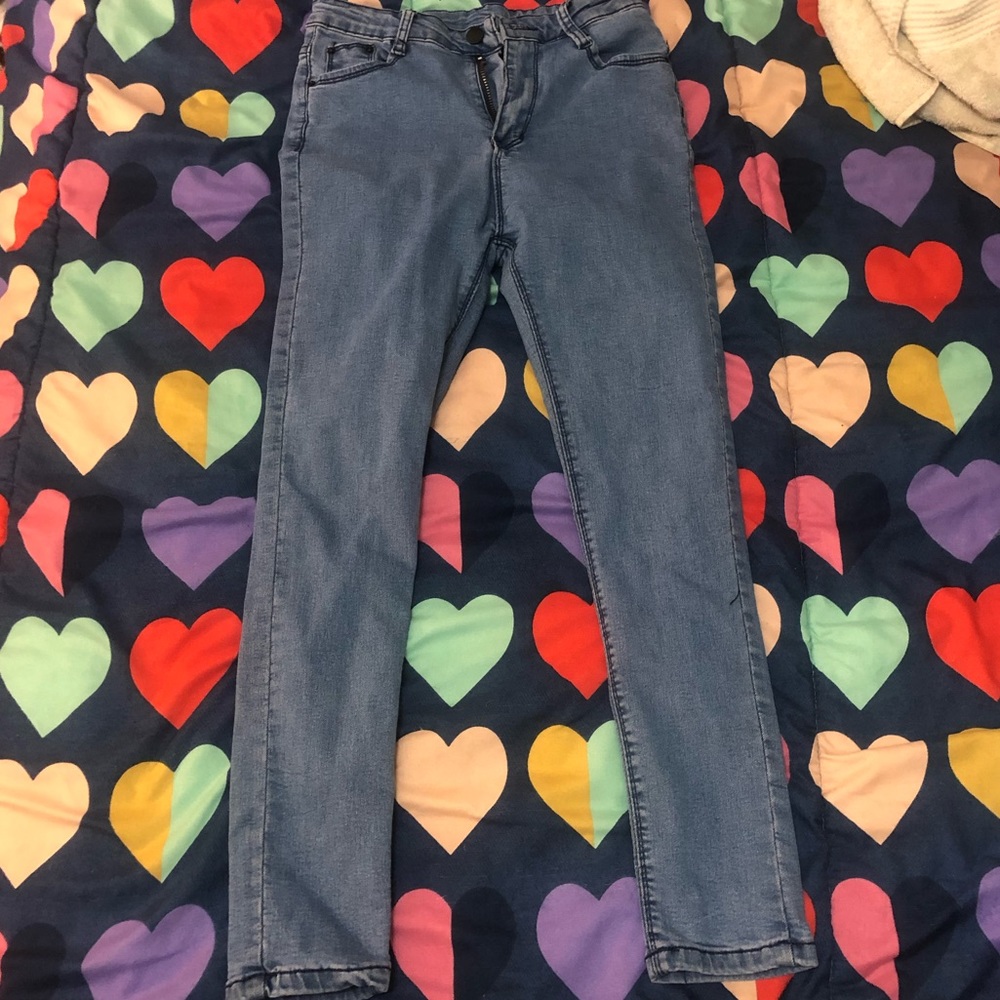 Light wash skinny jeans